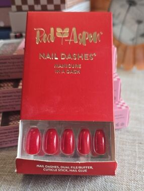 Red Aspen Red Press-On Nails - Nail Dashes Manicure Long